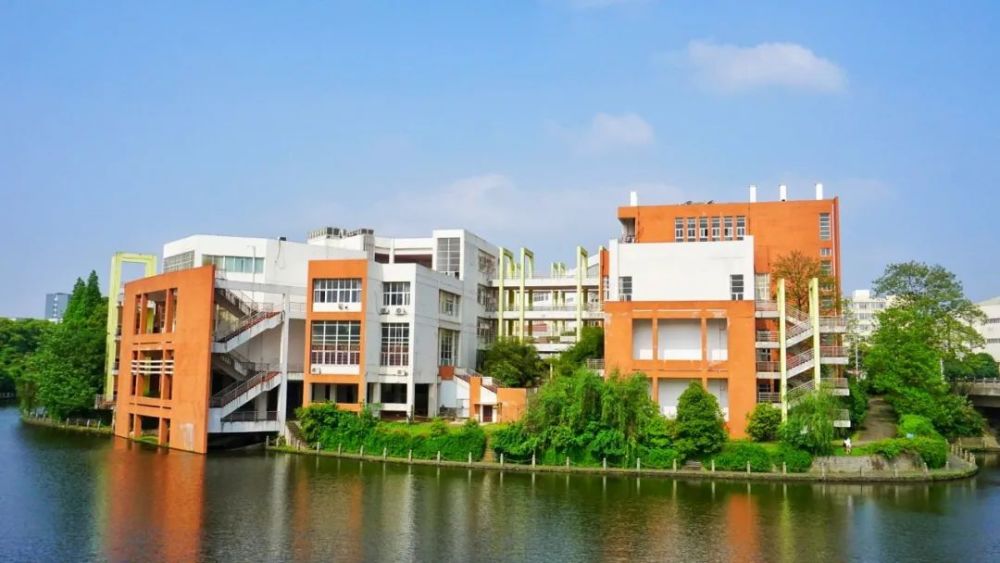 南昌大学属于什么级别的大学？在国内排名多少？录取分数线高吗？