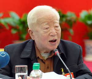 他年仅37岁就担任省委书记，高考数学不及格却被清华录取，活到99