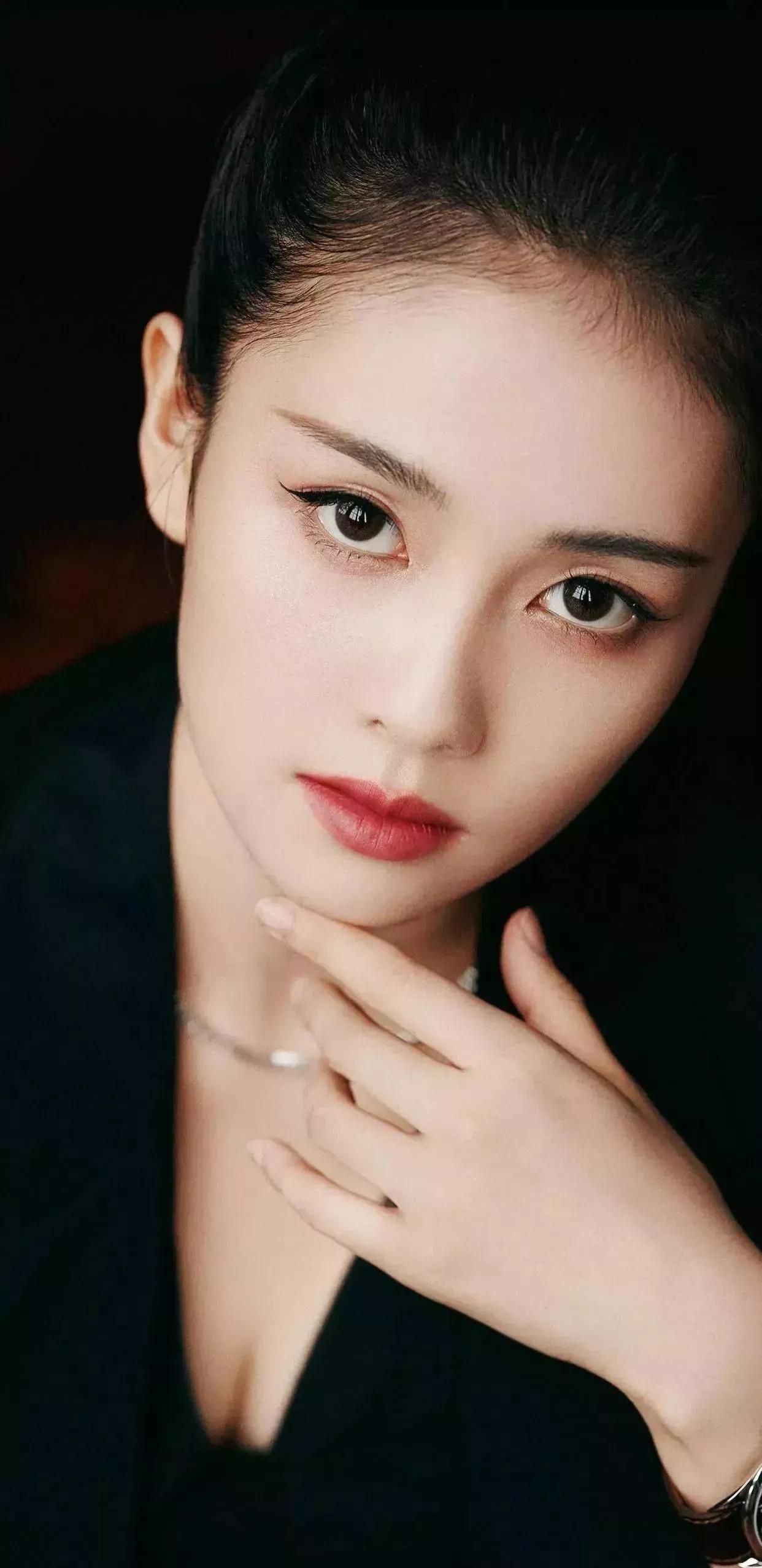 请欣赏20位女明星清纯唯美的高清美照