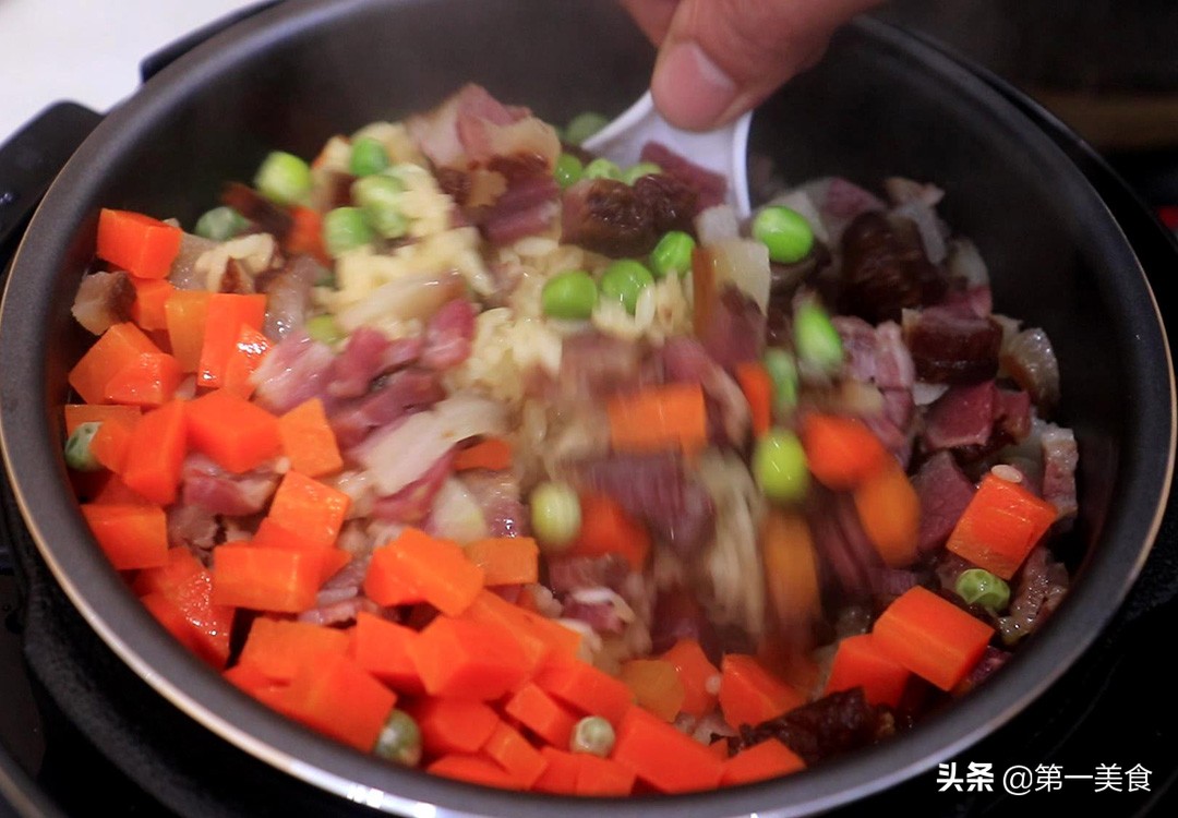 5道简单焖饭，饭和菜一锅出，简单几步就能上桌，下班到家做刚好