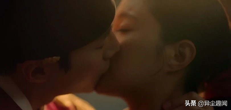 韩剧高甜吻戏幕后！《僵尸校园》班长秀赫吻17次