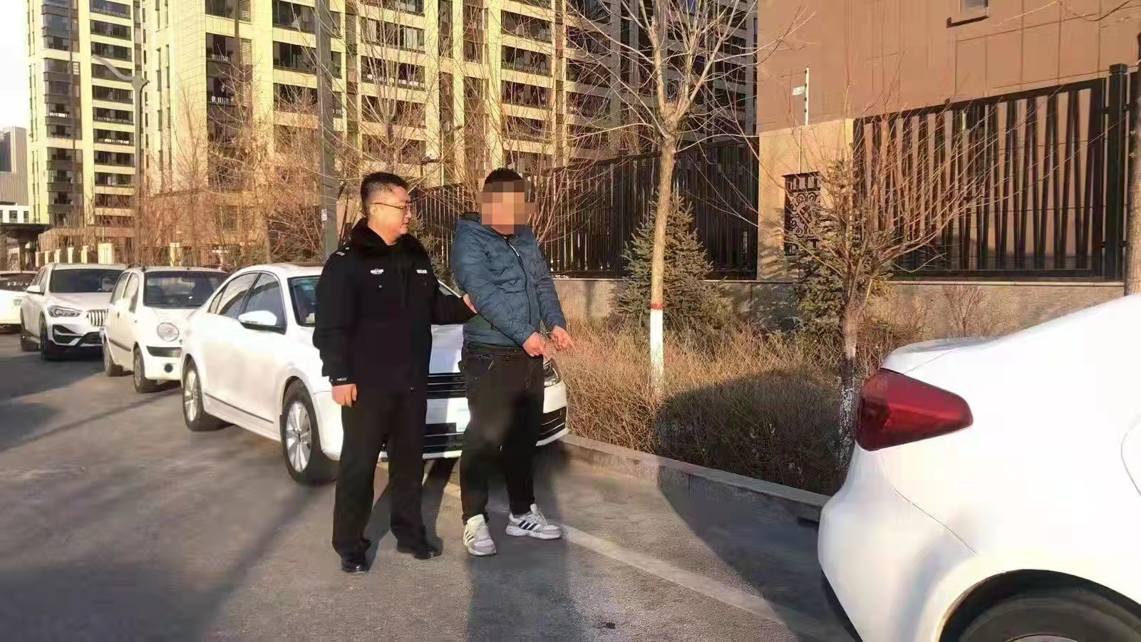 榆林“高新义警”又逮住“盗贼”啦