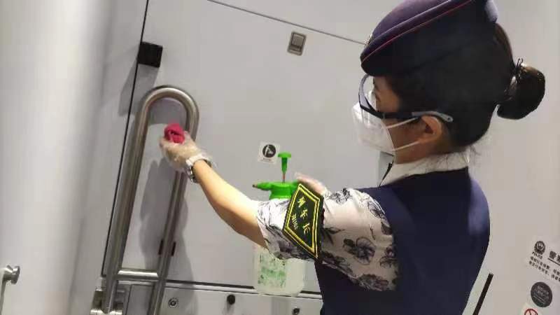 郑州高铁陈楠楠班组做好疫情防控