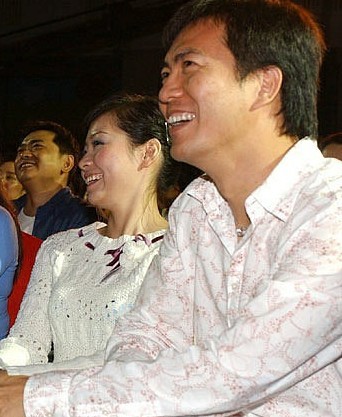 54岁足球解说员黄健翔：二婚15年，仍愧对前妻、亏欠女儿