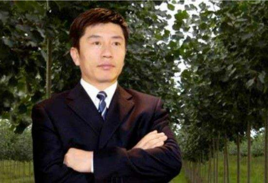 “万里大造林”的陈相贵：曾182万买手机号，为何08年沦为阶下囚