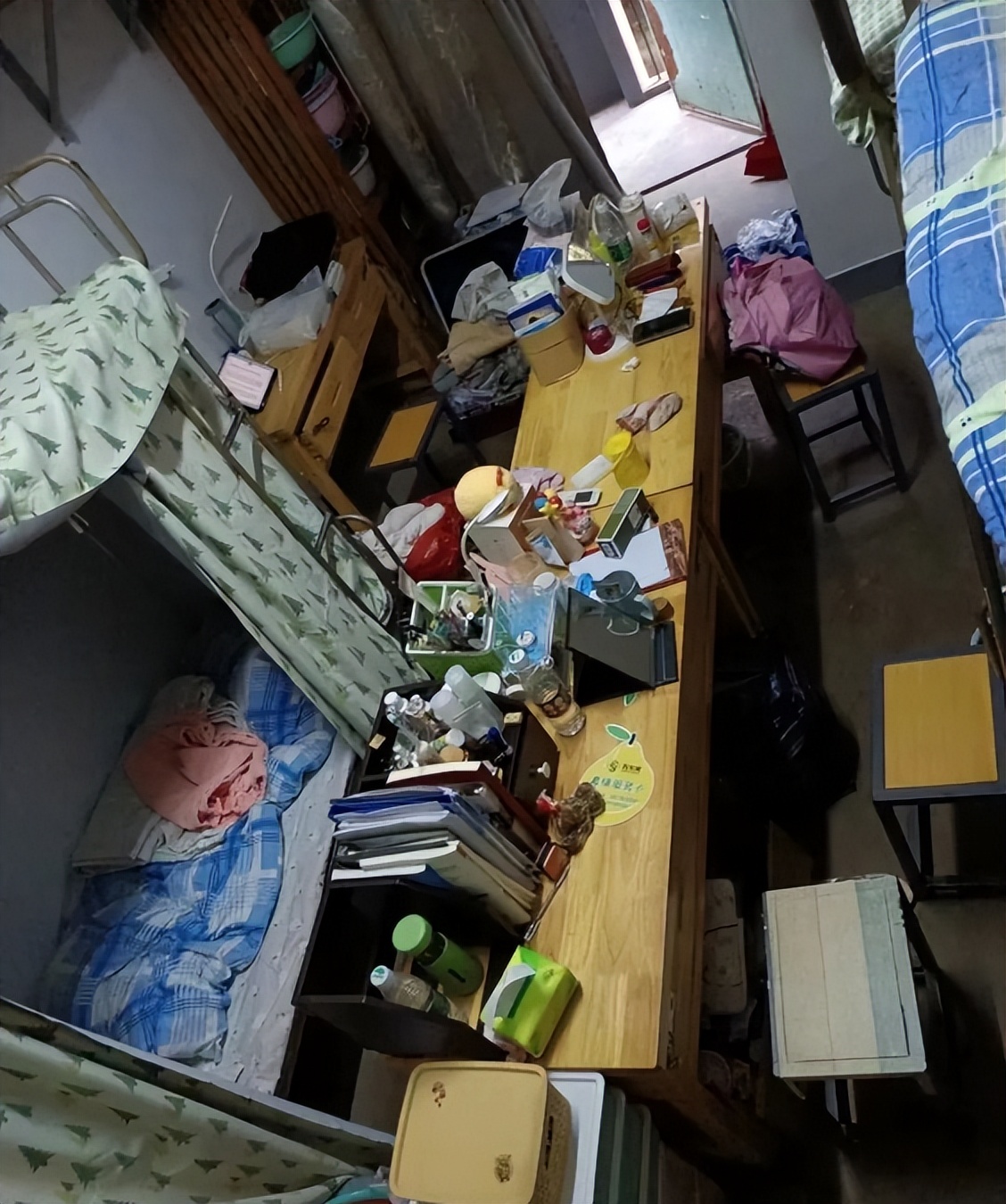 各大高校晒出宿舍环境，研究生看后不淡定了，直言：不想读了