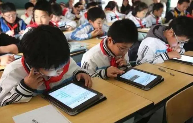 发挥中医药优势｜中医适宜技术耳穴压丸防控儿童青少年近视