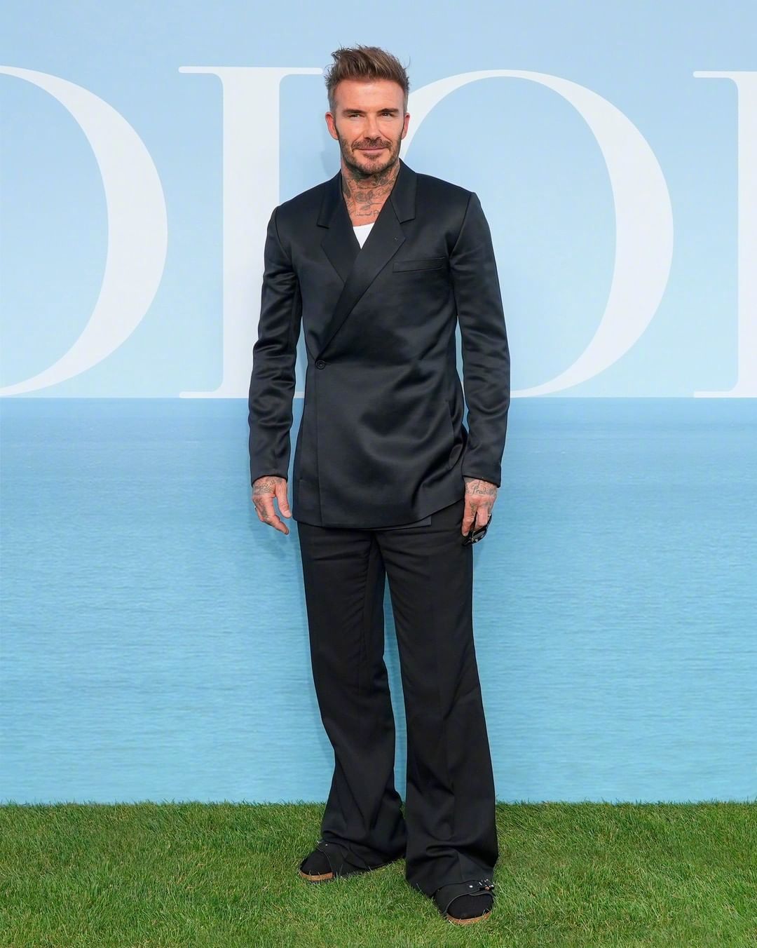 麦当娜女儿男装周走秀，贝克汉姆小儿子看秀，但颜值都不敌爹妈？