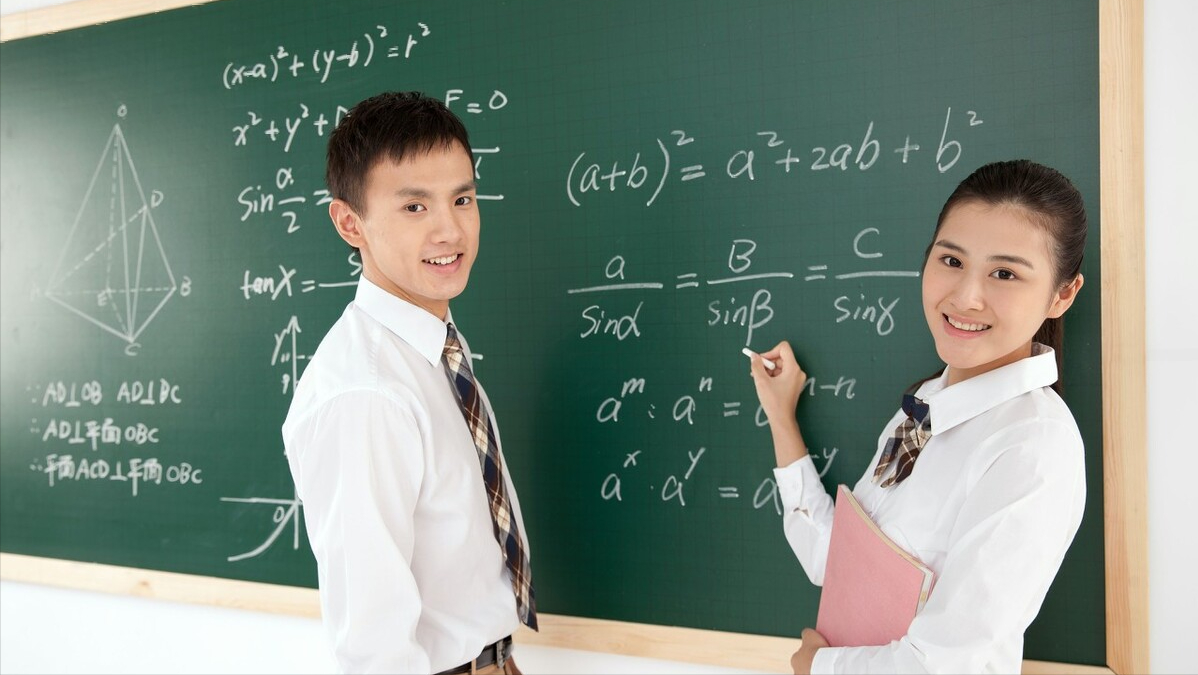 喜欢上大学老师怎么办（讨厌老师）