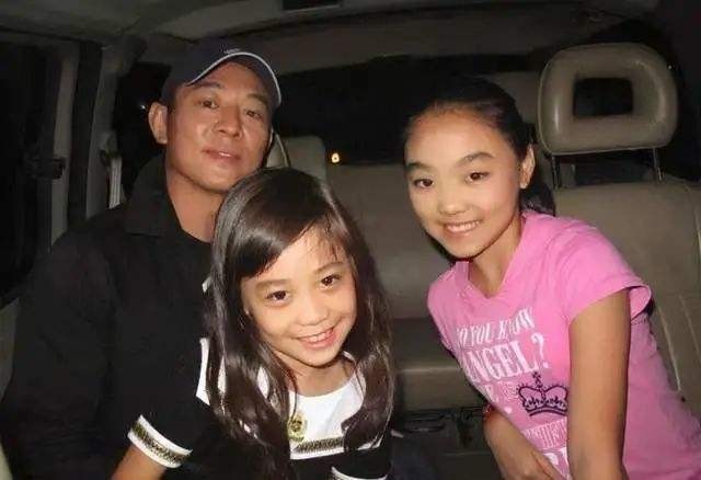 李思：父亲是李连杰，母亲是黄秋燕，我是留守儿童