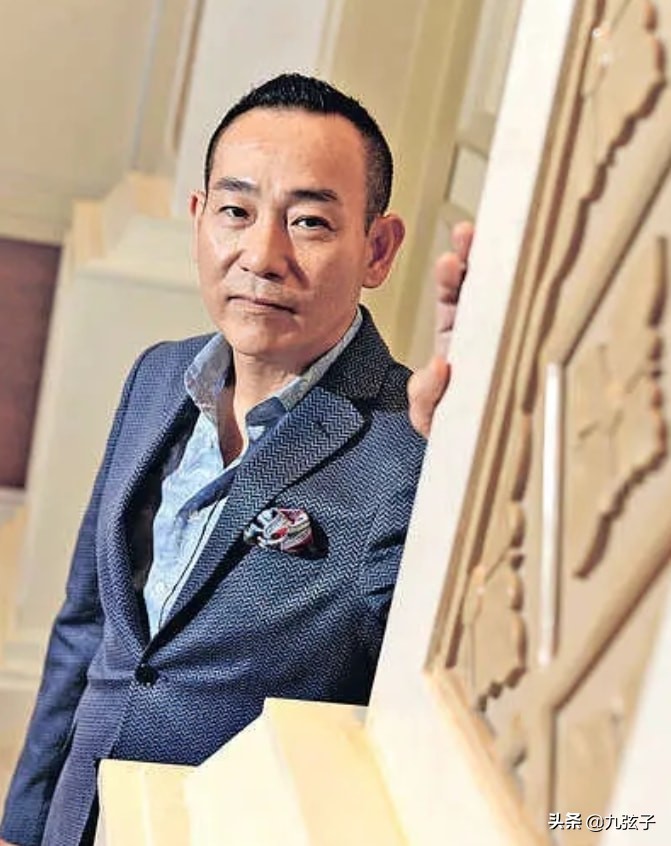TVB“末代皇帝”林保怡的双面人生，57岁依然单身