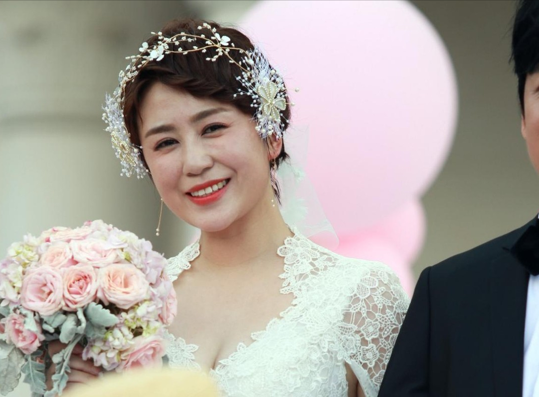 喜剧的内核是悲剧？揭秘“千场女王”马丽光鲜亮丽背后的心酸故事