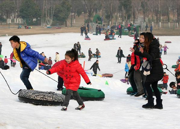 放假通知！湖南各地大中小学生放假时间出炉，较往年“统一延迟”