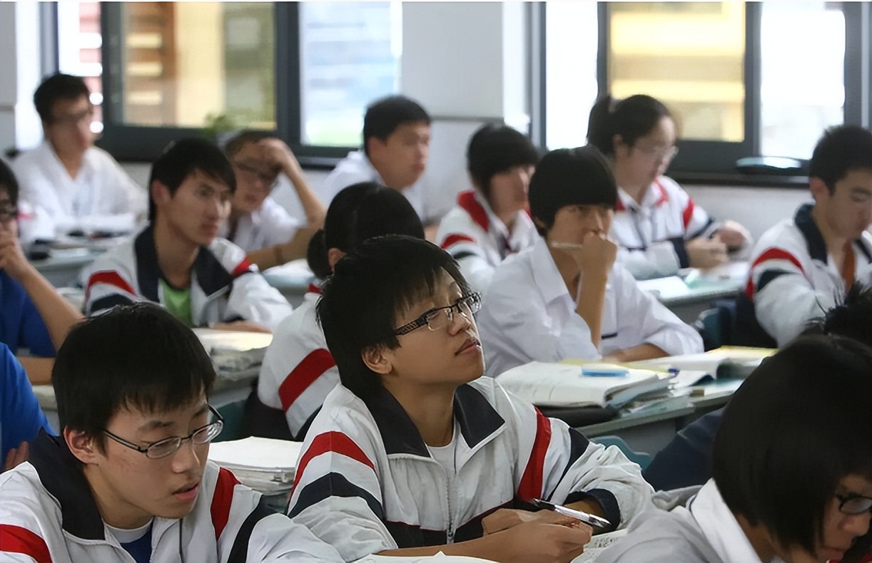 高中科目难度系数排行榜介绍！最让学生崩溃的物理，竟不是第一