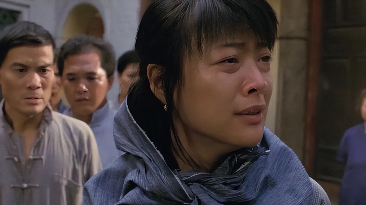 恭喜！知名女星两度抗癌成功宣布复出，满头灰白发出镜略显沧桑