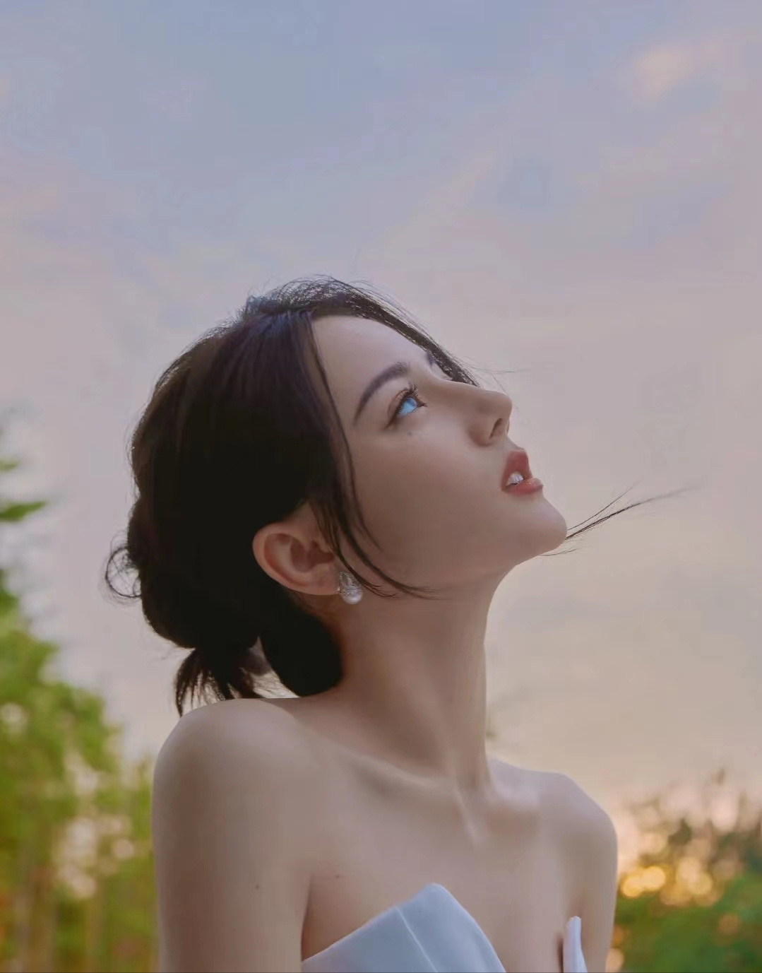 人间精灵热巴，一个把“摇曳生姿”完美诠释的女人