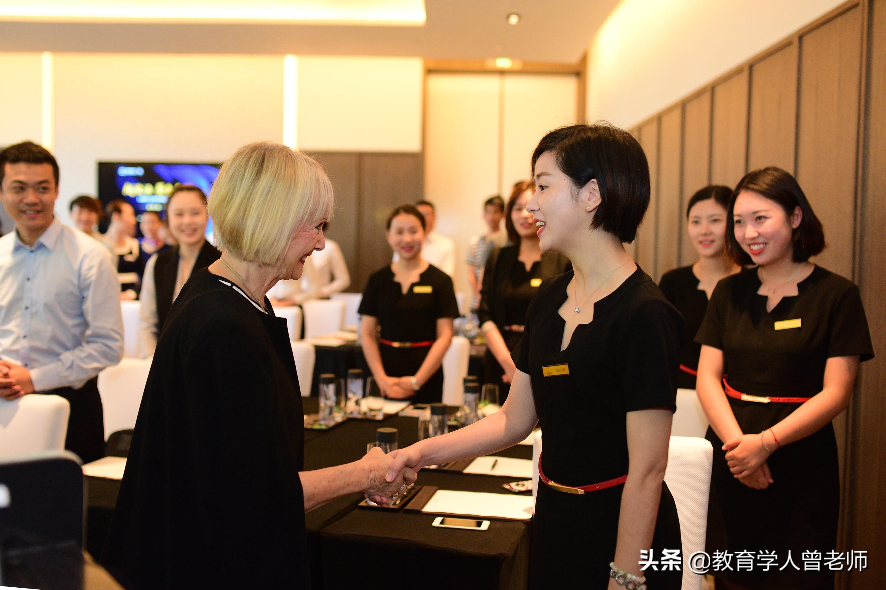 “同学聚会表”火了，揭露名校学生的“高端生活”，这才是现实