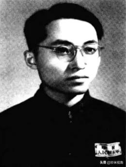 师长回国参加国庆，带回一个女军医，竟然是战友失联八年的女友