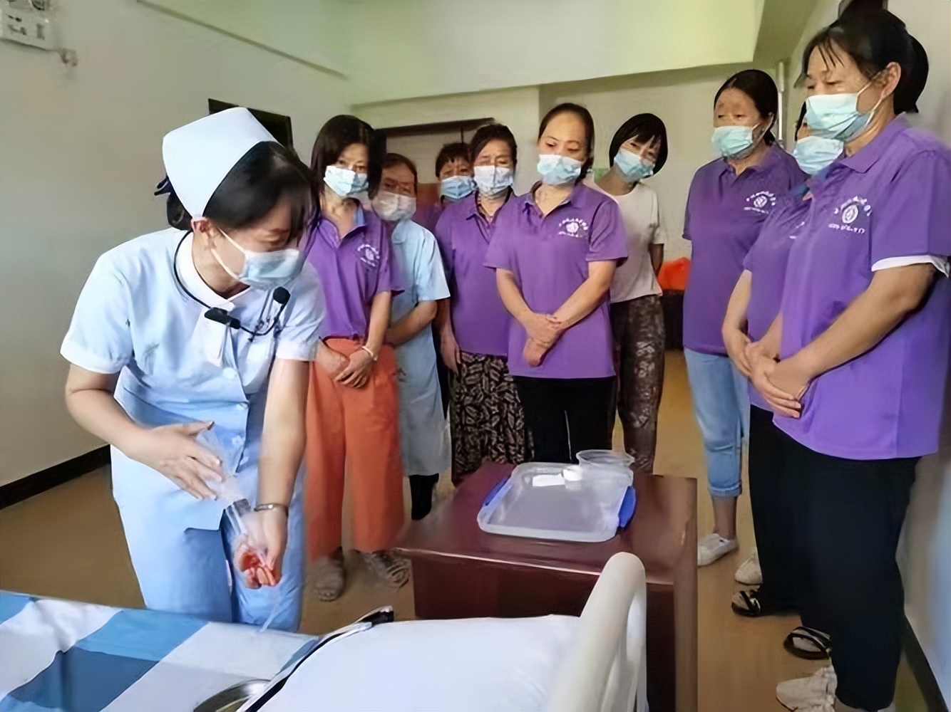 养老护理员工作有哪些？都学习什么内容？