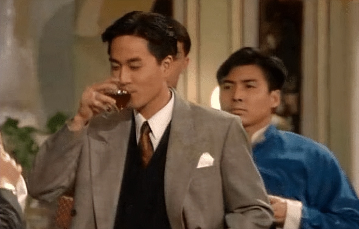 “亚视味”不是土而是严肃正经画风阴暗，tvb更诙谐接地气