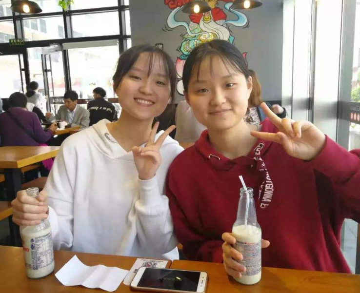 高考如何防止双胞胎“替考”？官方手段让人佩服，这谁还敢作弊