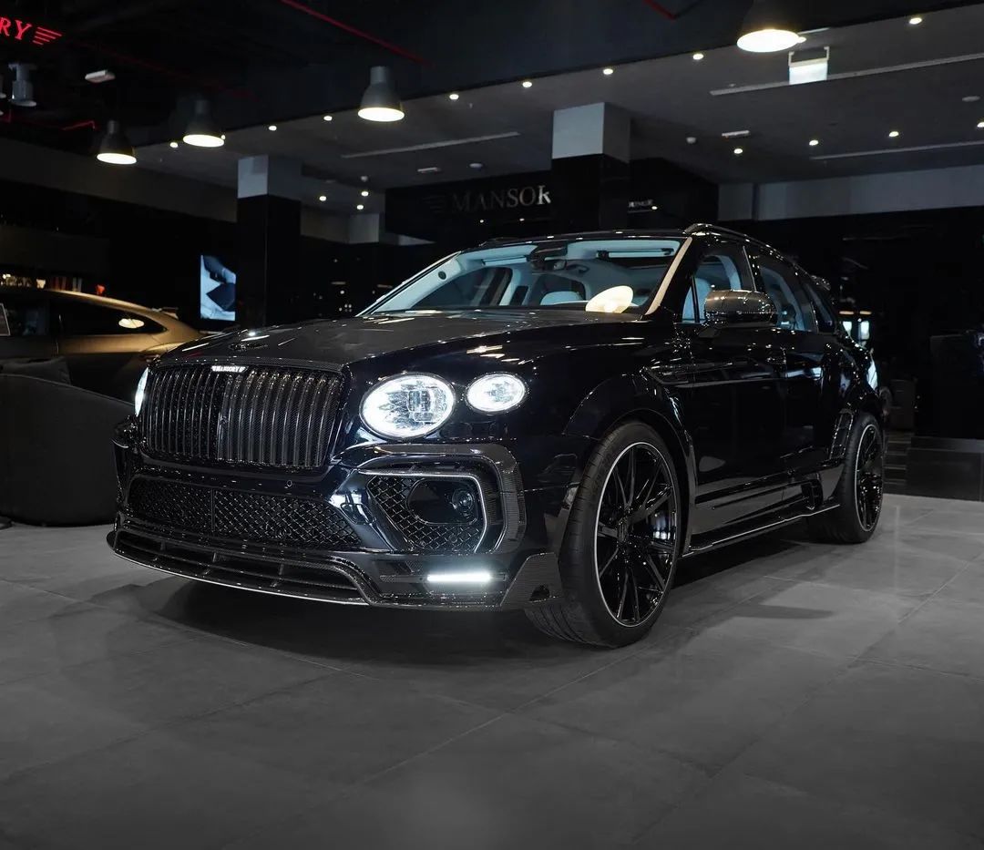 迈莎锐宾利添越高定案例出炉—身着碳纤战衣的“暗影爵士”多酷？