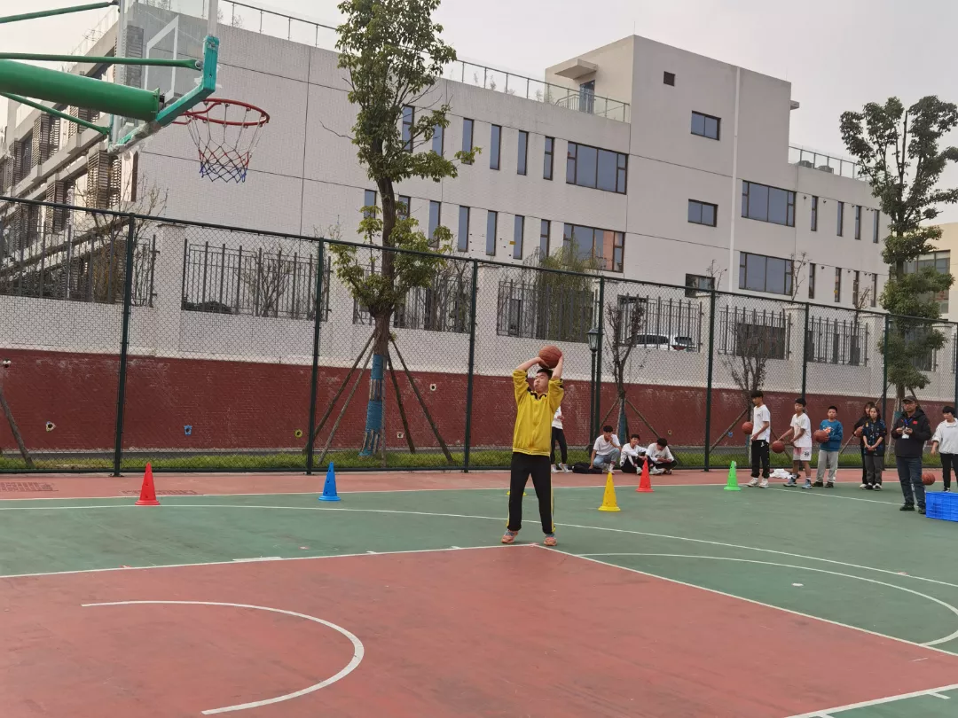 黄龙溪学校参加双流区第十六届中小学生体育集体项目运动会比赛