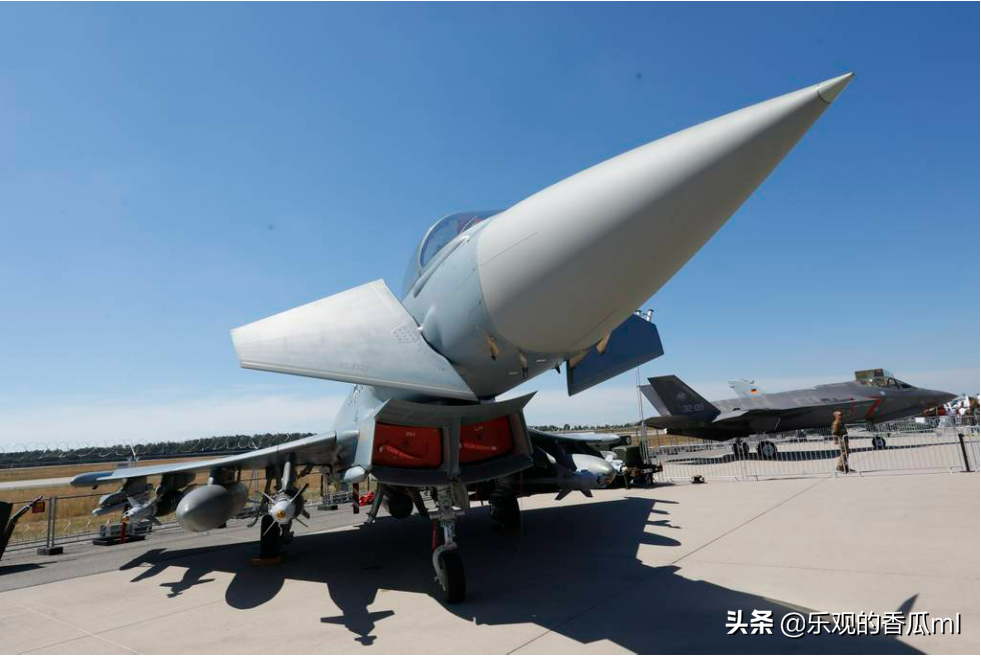 西班牙敲定 21 亿美元购买 20 架欧洲战斗机以替换旧 F-18