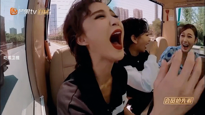 亲错老公、直击要害、反向带货，明星的社死瞬间能有多好笑