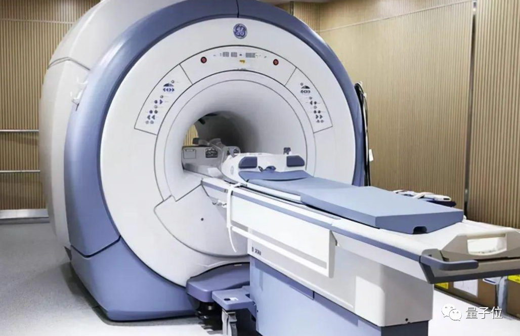 上网成瘾改变大脑结构：语言功能受影响，让人话都说不利索