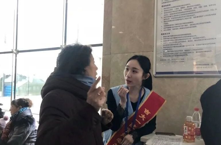 吉大“女神级”医学生走红，颜值与才华双在线，更是心怀远大抱负