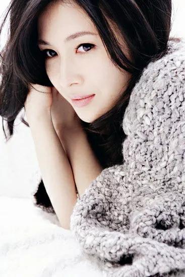 请欣赏20位女明星清纯唯美的高清美照