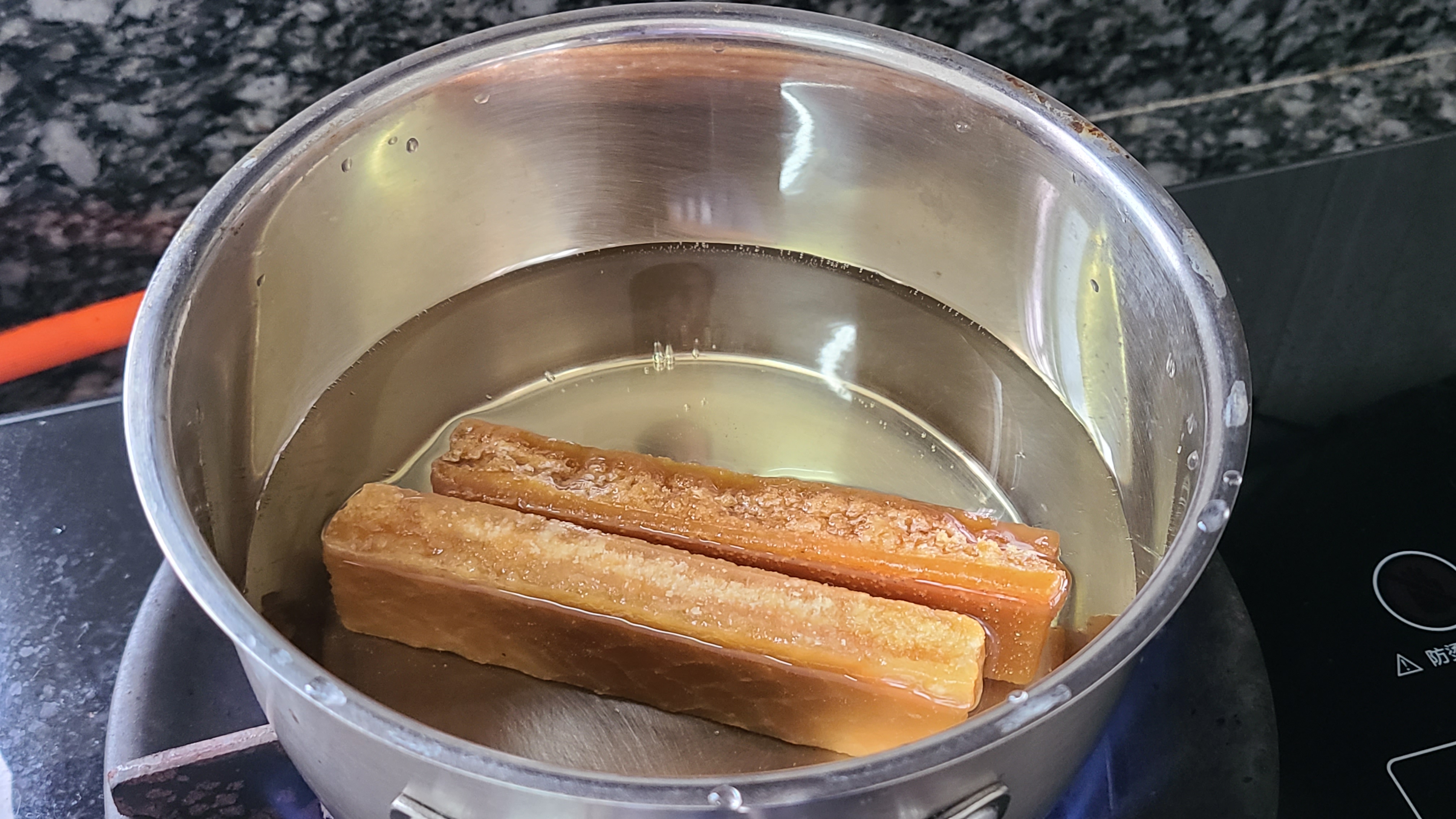 千层糕是出了名的广东美食，软糯Q弹香味浓，好吃又简单