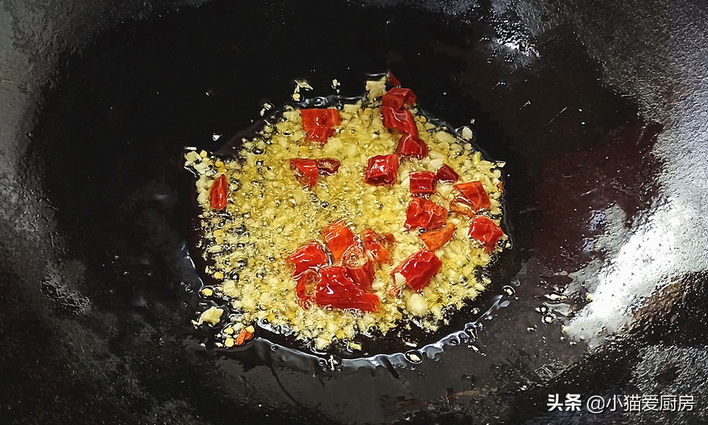 图片[8]-这道好吃刮油的“爆炒大青菜” 口味清香爽口 是不错的下饭菜-起舞食谱网