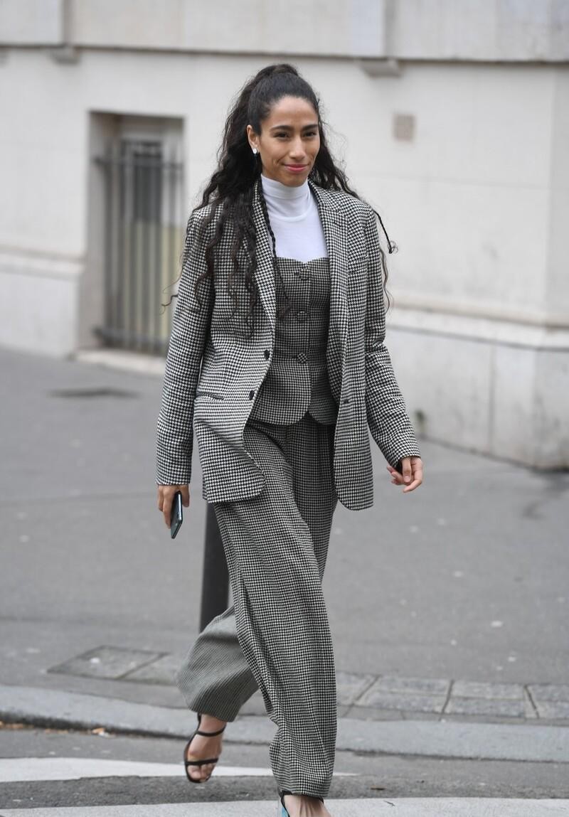 女人洒脱大气的句子睿智女性如何穿灰色