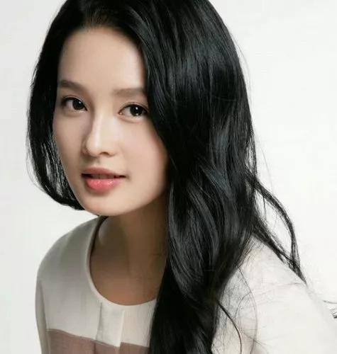 李沁：清新脱俗，气质独特，妩媚动人，魅力十足