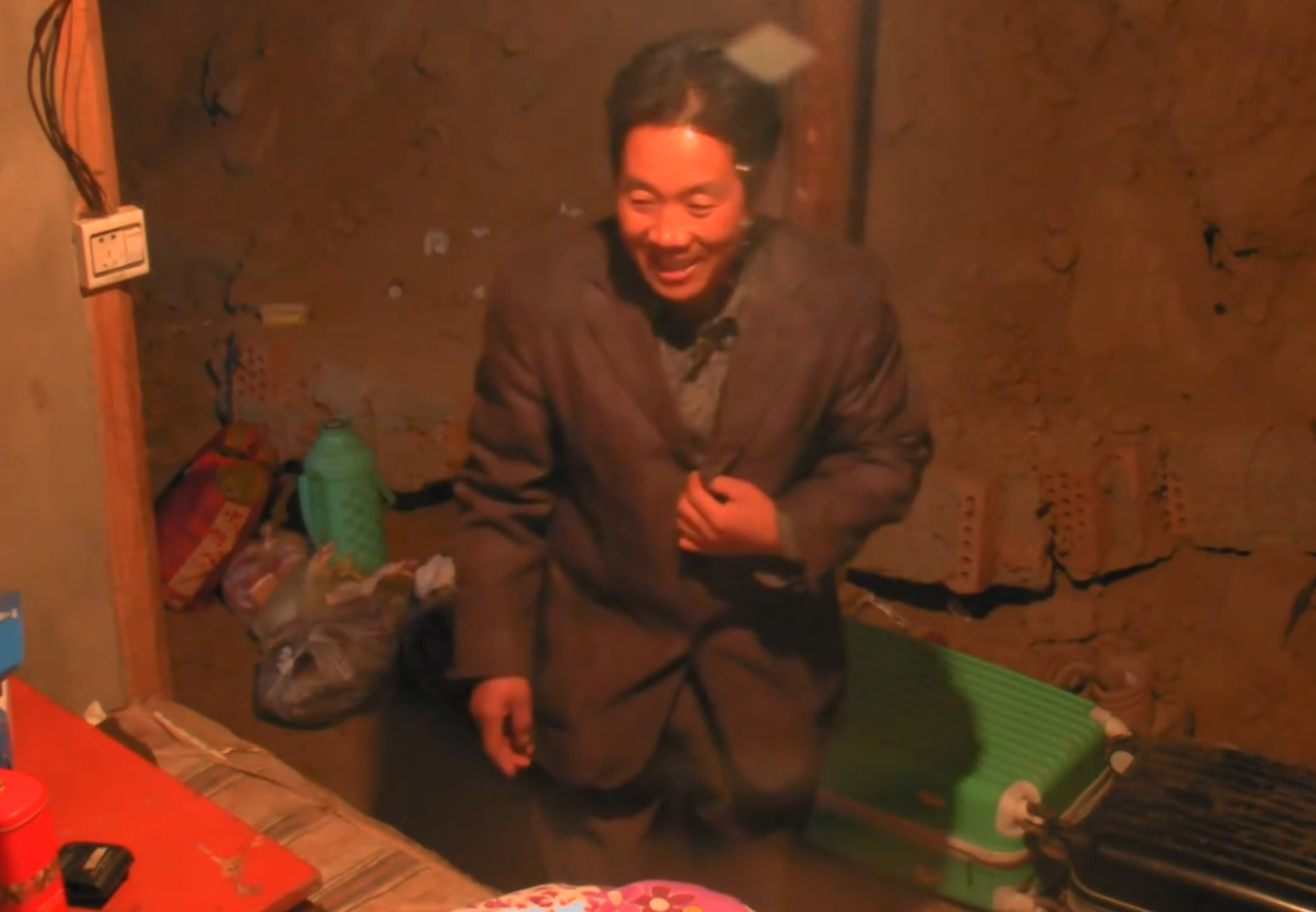 山东16岁富二代：逼姥爷下跪磕头，和母亲绝交，如今逆袭成为歌手