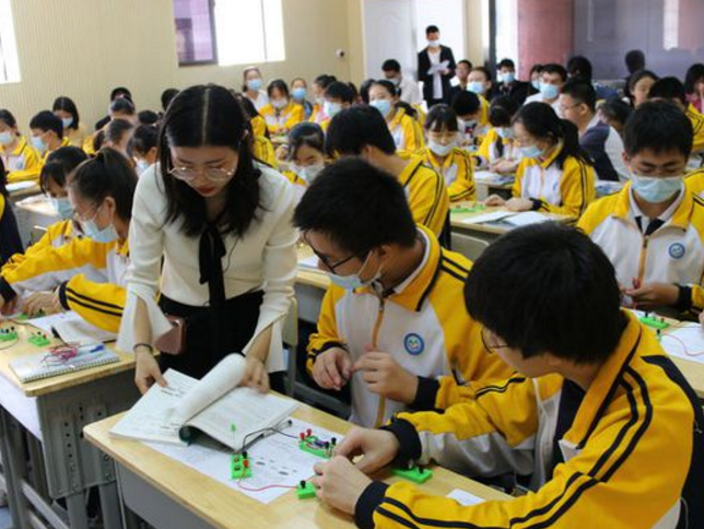 对外经贸大学是985吗（我国院校被分成8个等级）
