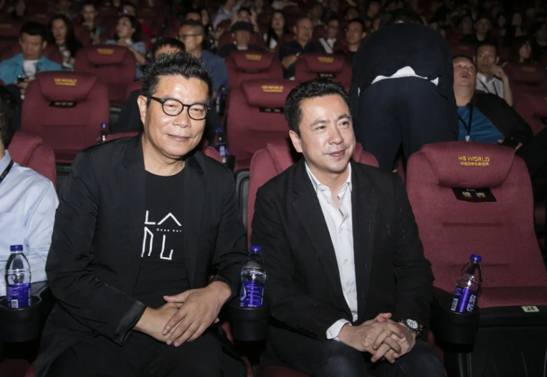 华谊王氏兄弟两人，挥金如土时有多辉煌，人走茶凉后就有多落魄