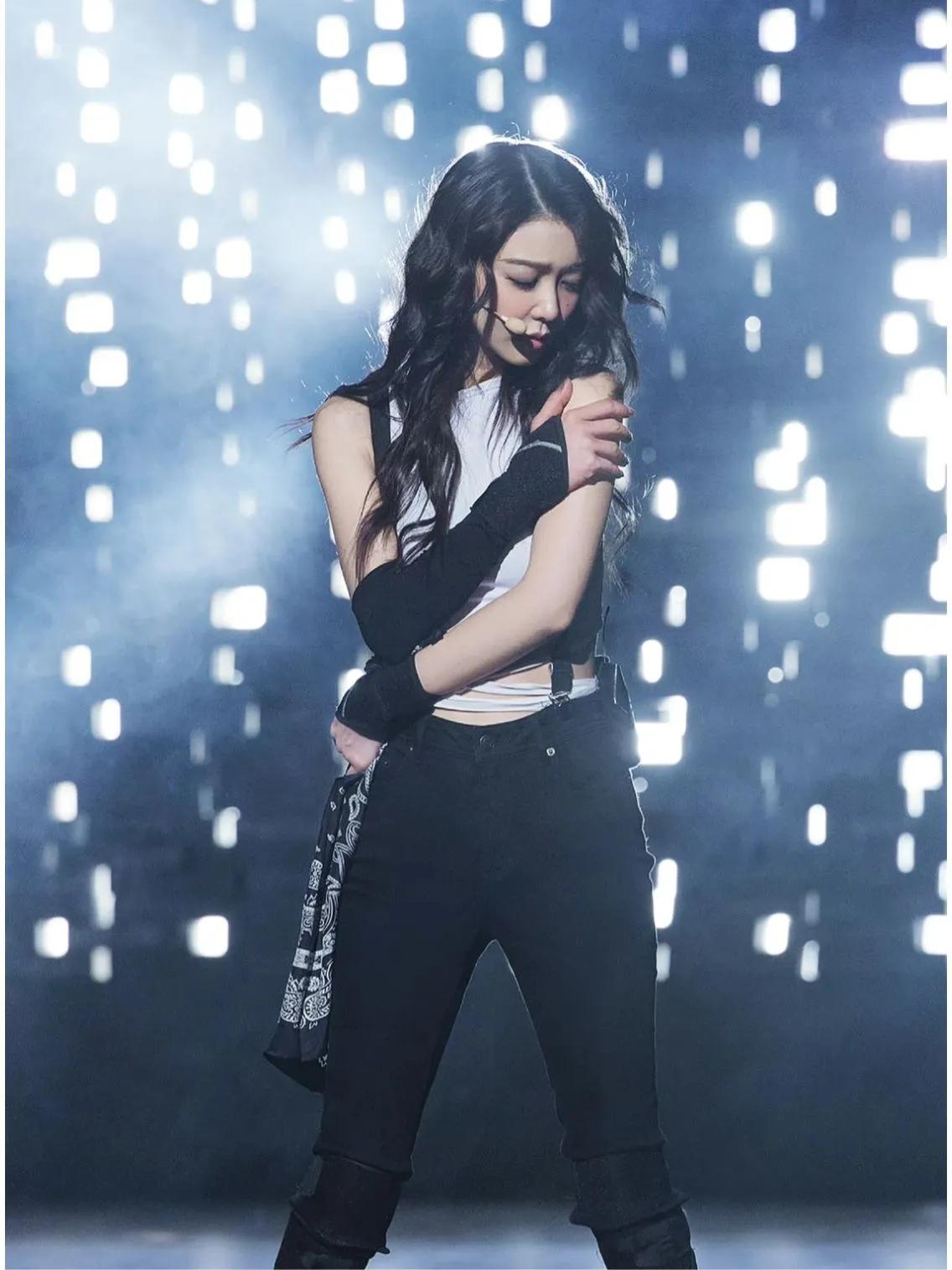 薛凯琪‖原来40岁可以长成这样，20岁的小哥哥都心动了