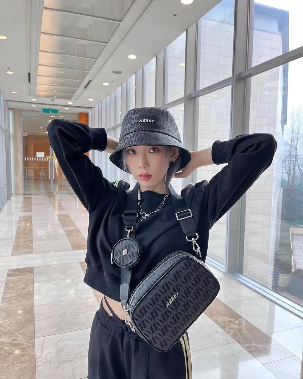 哇，泰妍也太瘦了吧，传说中的纸片人吧