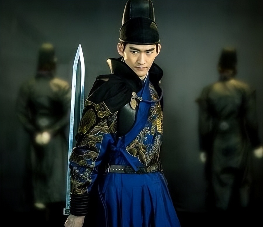 穿飞鱼服我只服这11位男星！穿上后个个化身为万人迷，霸气侧漏