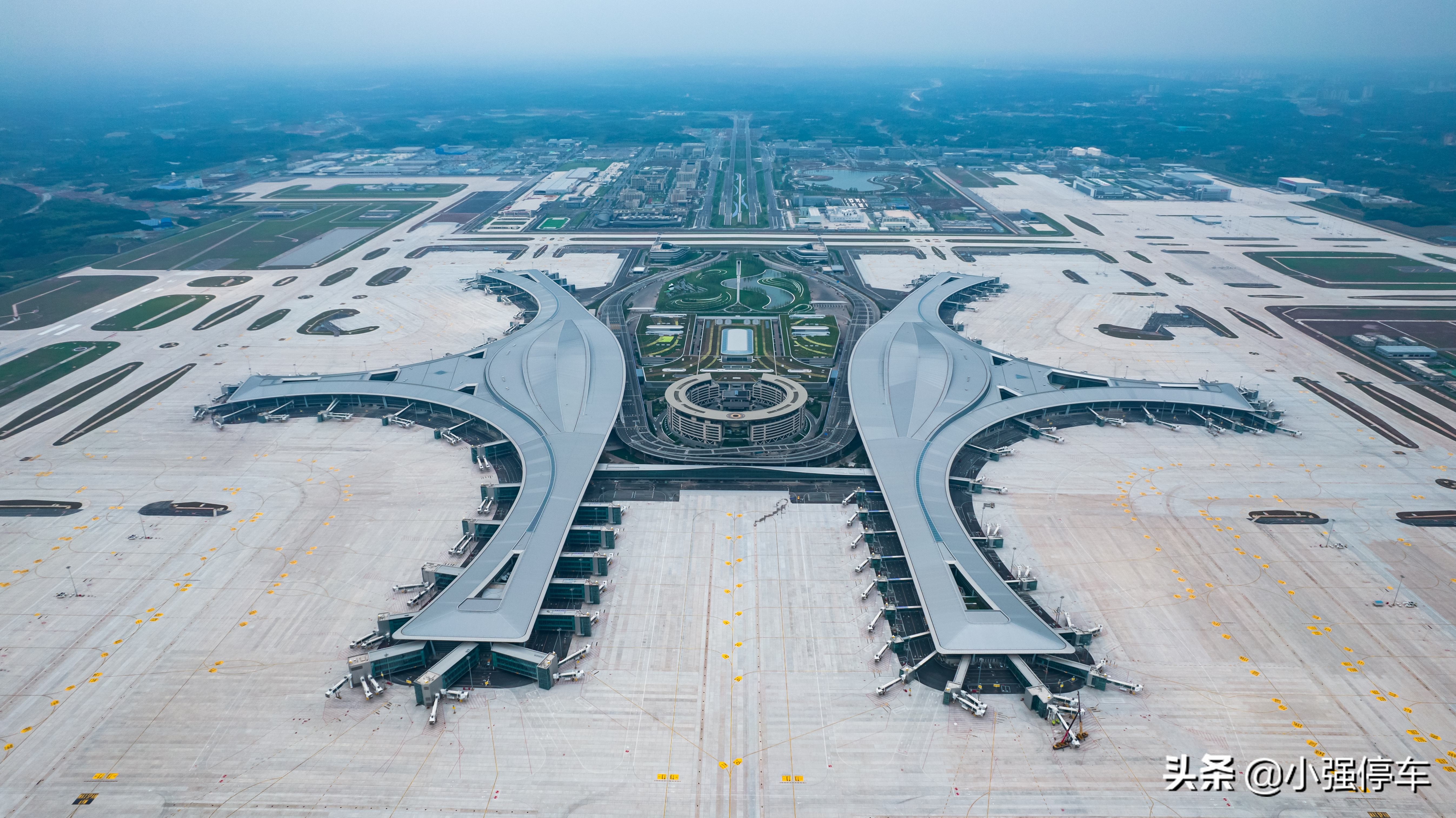 成都天府机场停车费多少钱一天，成都天府机场停车场收费标准2022