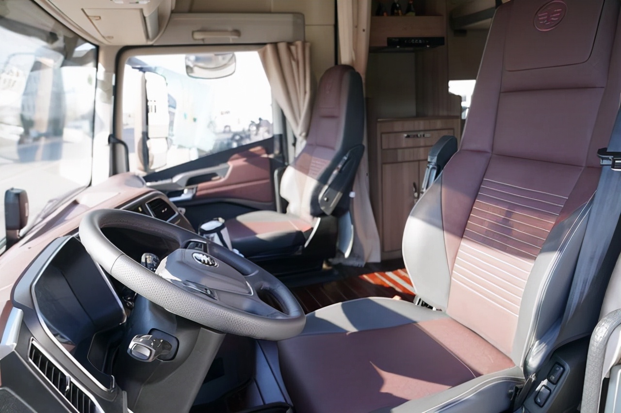 商务舱/头等舱/生活舱，鹰途这3种驾驶舱有啥区别，该怎么选？