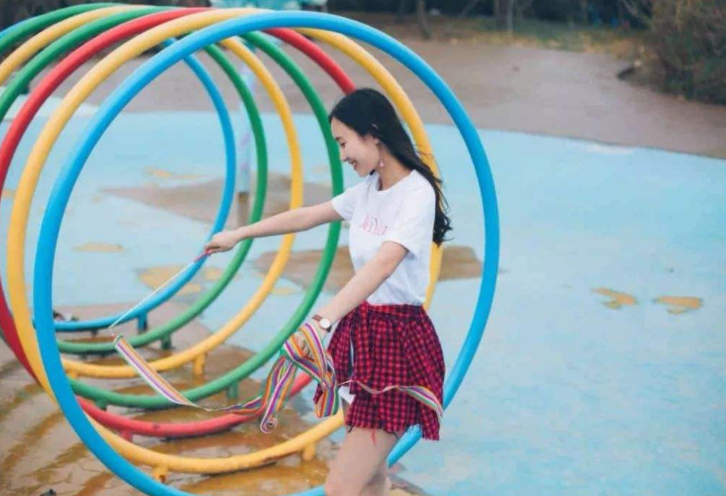 吉大“女神级”医学生走红，颜值与才华双在线，更是心怀远大抱负