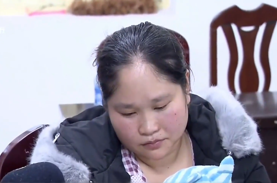 男子身亡获赔60万，前妻带娃上门要分24万，公公却拿出一张鉴定书
