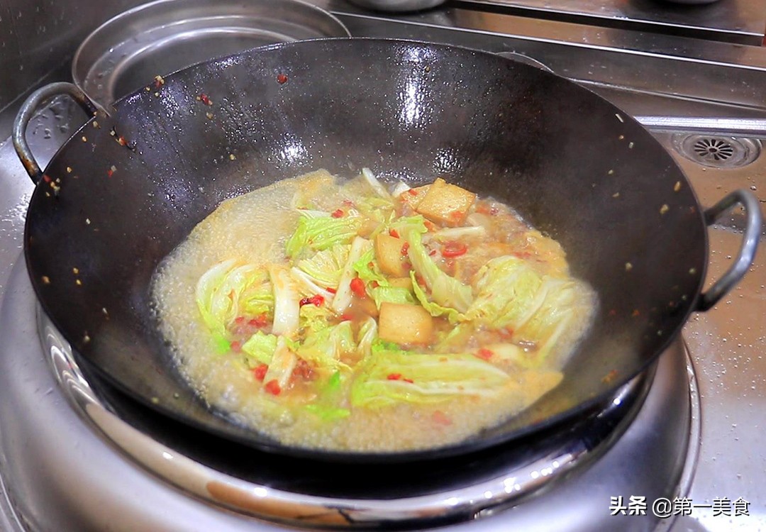 冬季干燥容易便秘，常给家人吃这6种食物，润肠通便，常吃又滋补