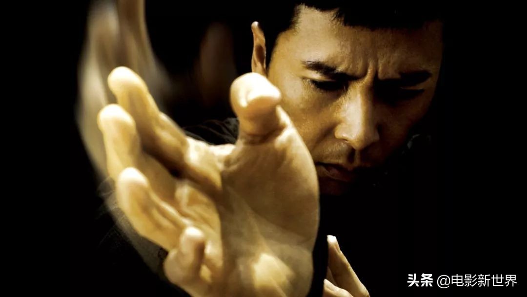 成龙，李连杰，周星驰，甄子丹？谁是港片中的第一抗日英雄？