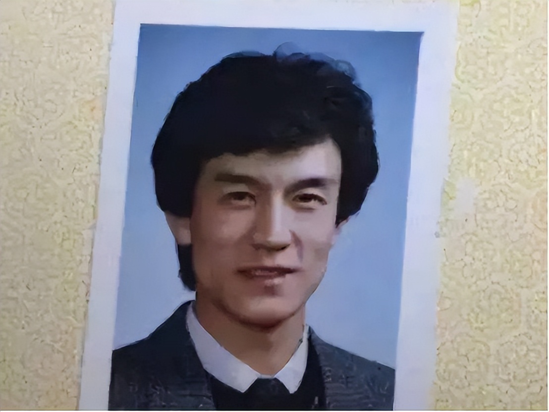 李咏女儿法图麦晒美照，母亲哈文忙转发，最丑星二代成功逆袭