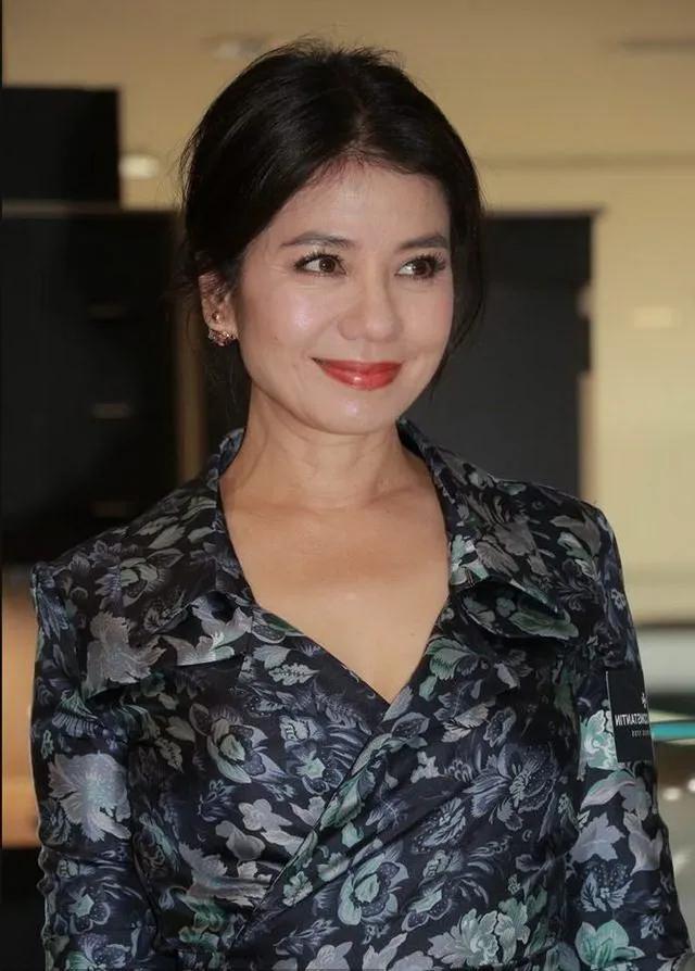 盘点中年守寡的七位明星